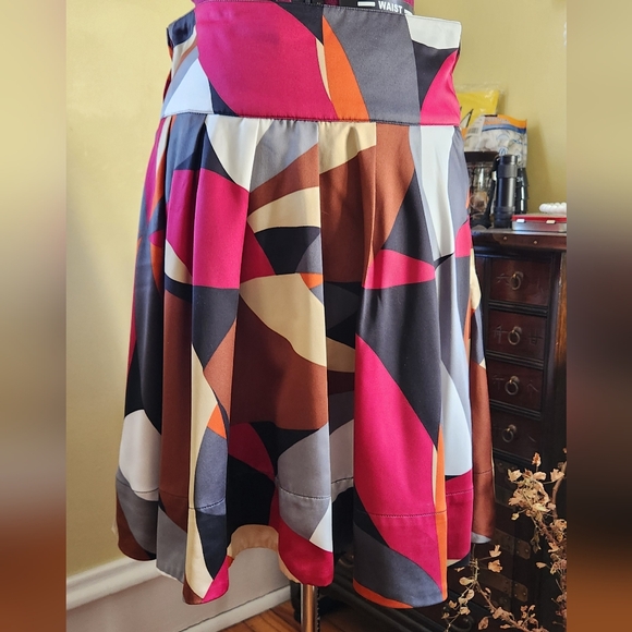 H&M pattern circle skirt with drop waist - Picture 10 of 10